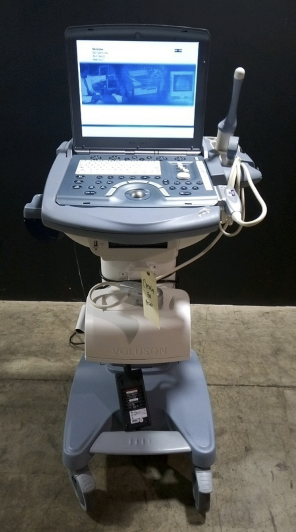 GE VOLUSON-E PORTABLE ULTRASOUND MACHINE WITH 2 PROBES RIC5-9W, AB2-7