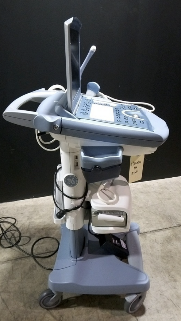 GE VOLUSON-E PORTABLE ULTRASOUND MACHINE WITH 2 PROBES RIC5-9W, AB2-7